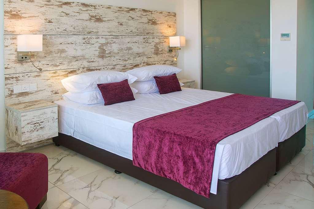 Ramada Hotel & Suites By Wyndham Ayia Napa Room photo