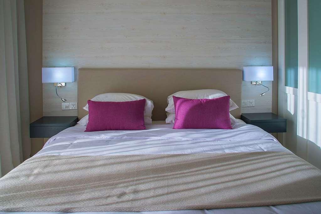 Ramada Hotel & Suites By Wyndham Ayia Napa Room photo